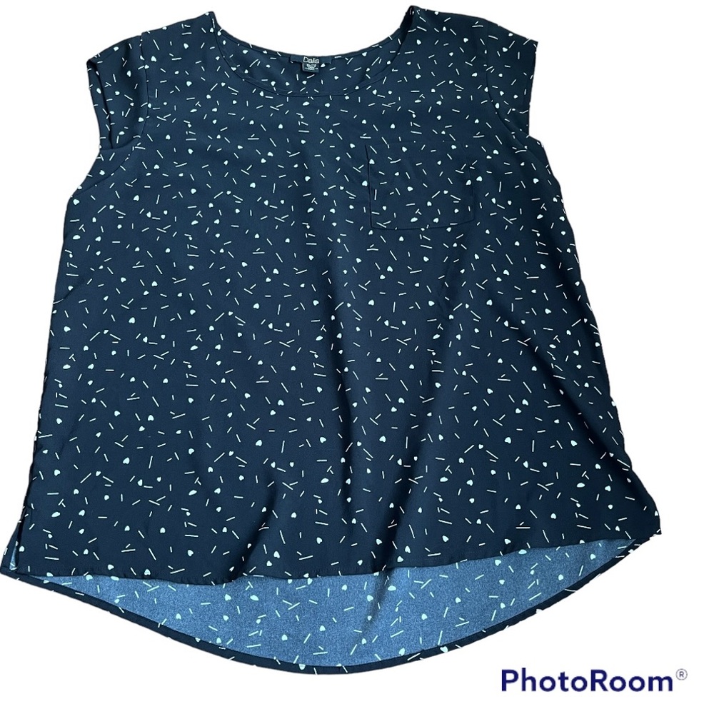NWOT • Dalia Black and White Cap Sleeve Blouse - Picture 2 of 8